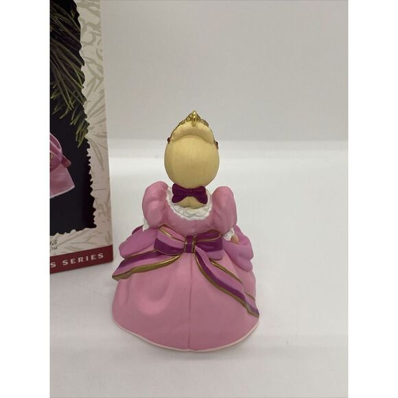 Hallmark Keepsake Ornament Madame Alexander Cinderella Collectors Series 1996 - Picture 3 of 4